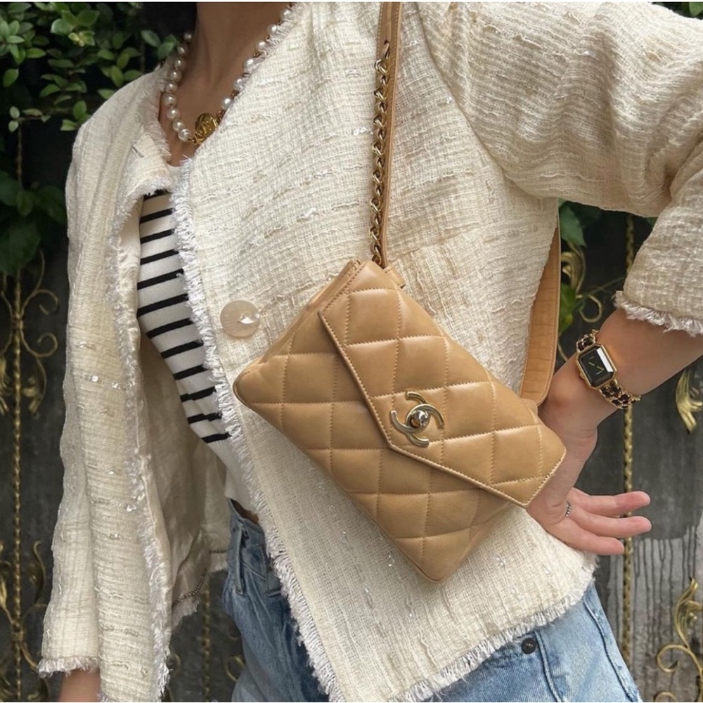 💯 Authentic Vintage Chanel Belt Bag